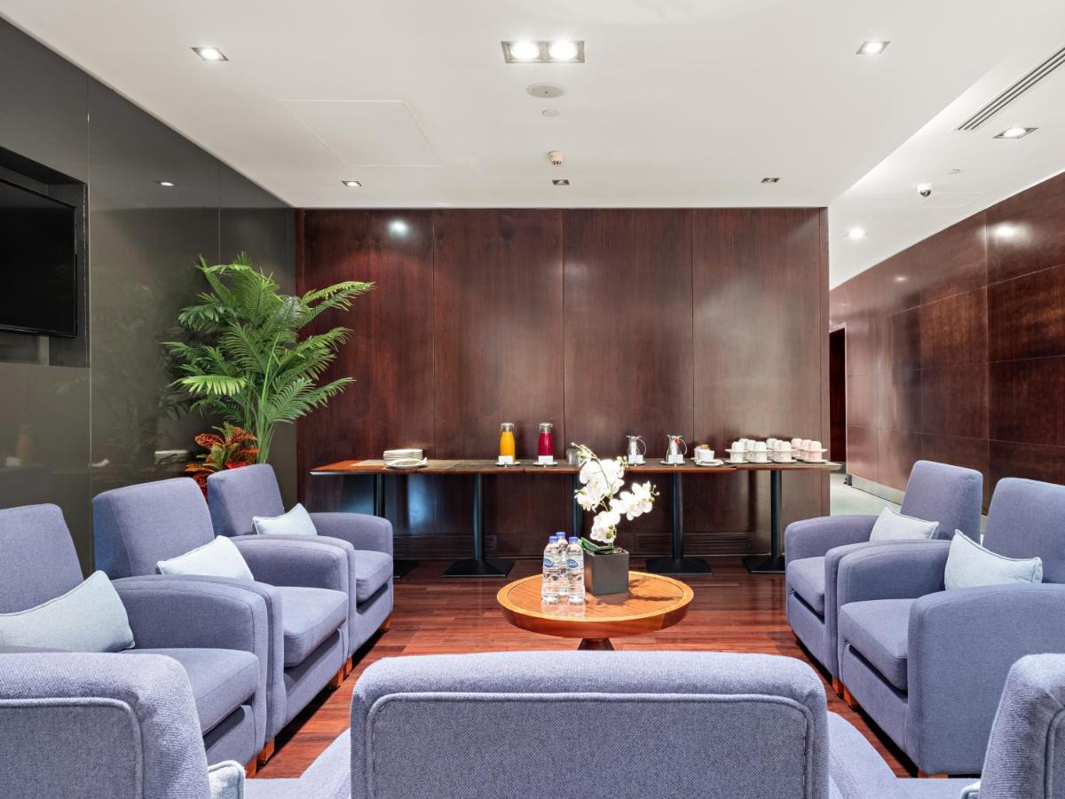 Blue Beach Tower The Walk Jbr Dubai Exterior photo The lounge at the airport