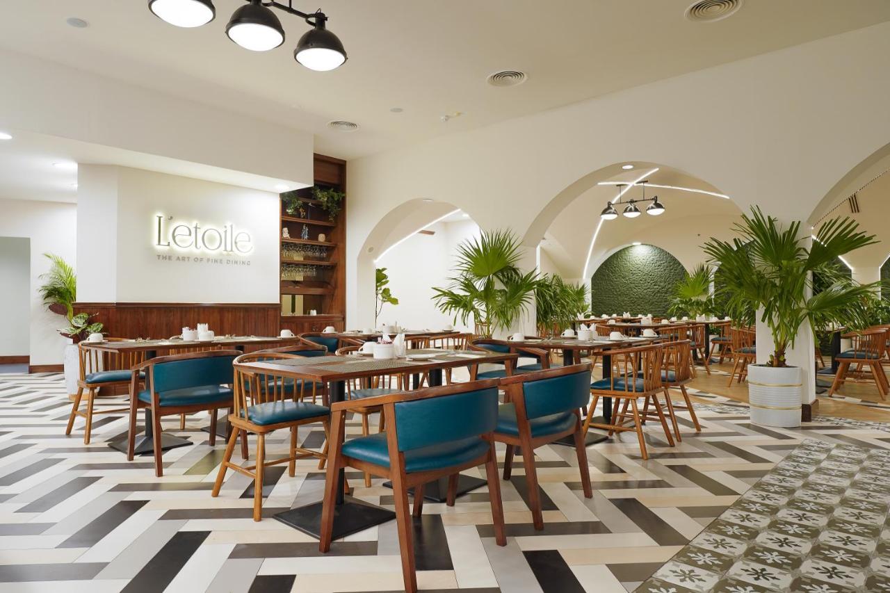 Blue Beach Tower The Walk Jbr Dubai Exterior photo Interior of Leola