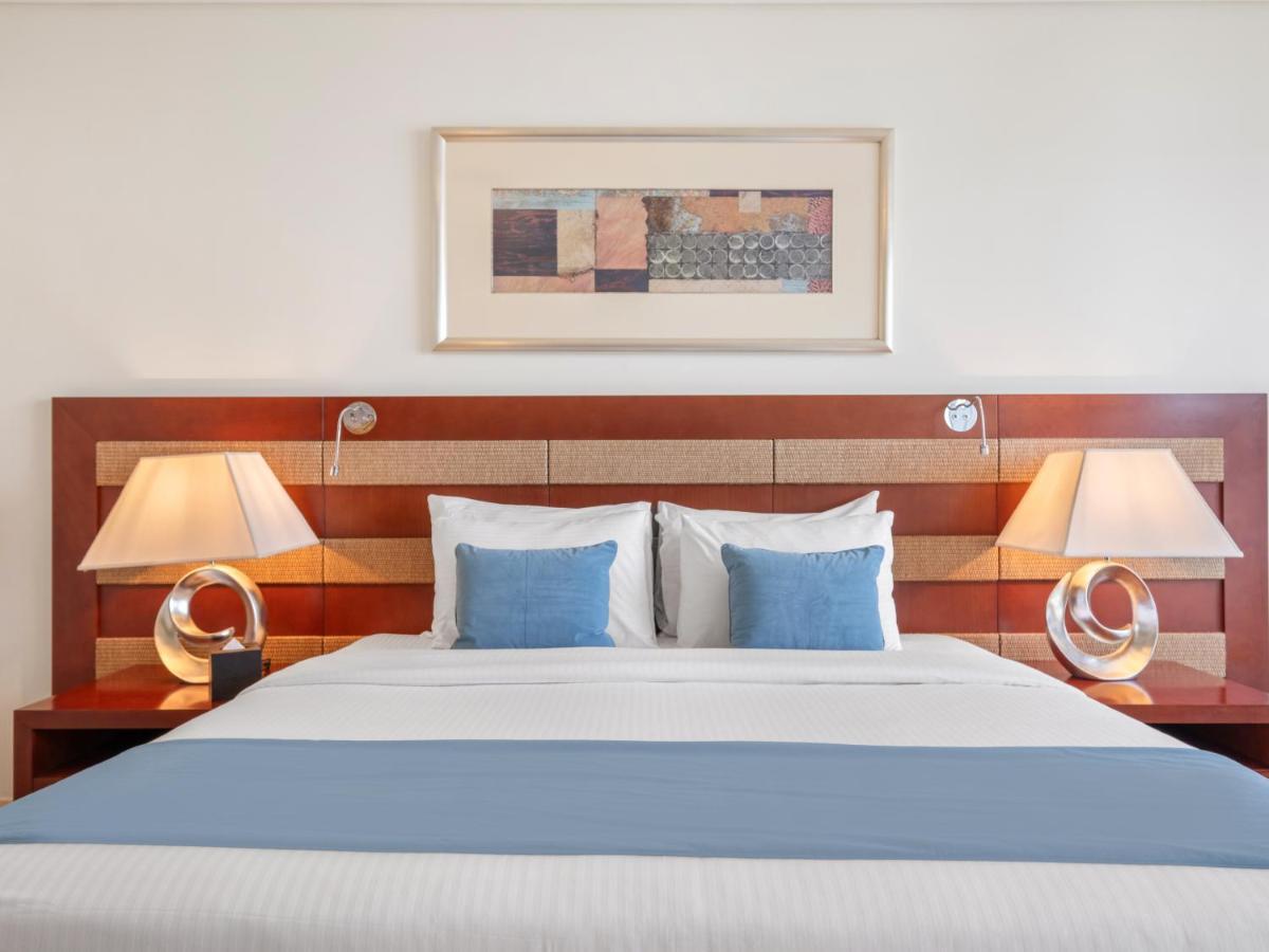 Blue Beach Tower The Walk Jbr Dubai Exterior photo A bedroom at the hotel
