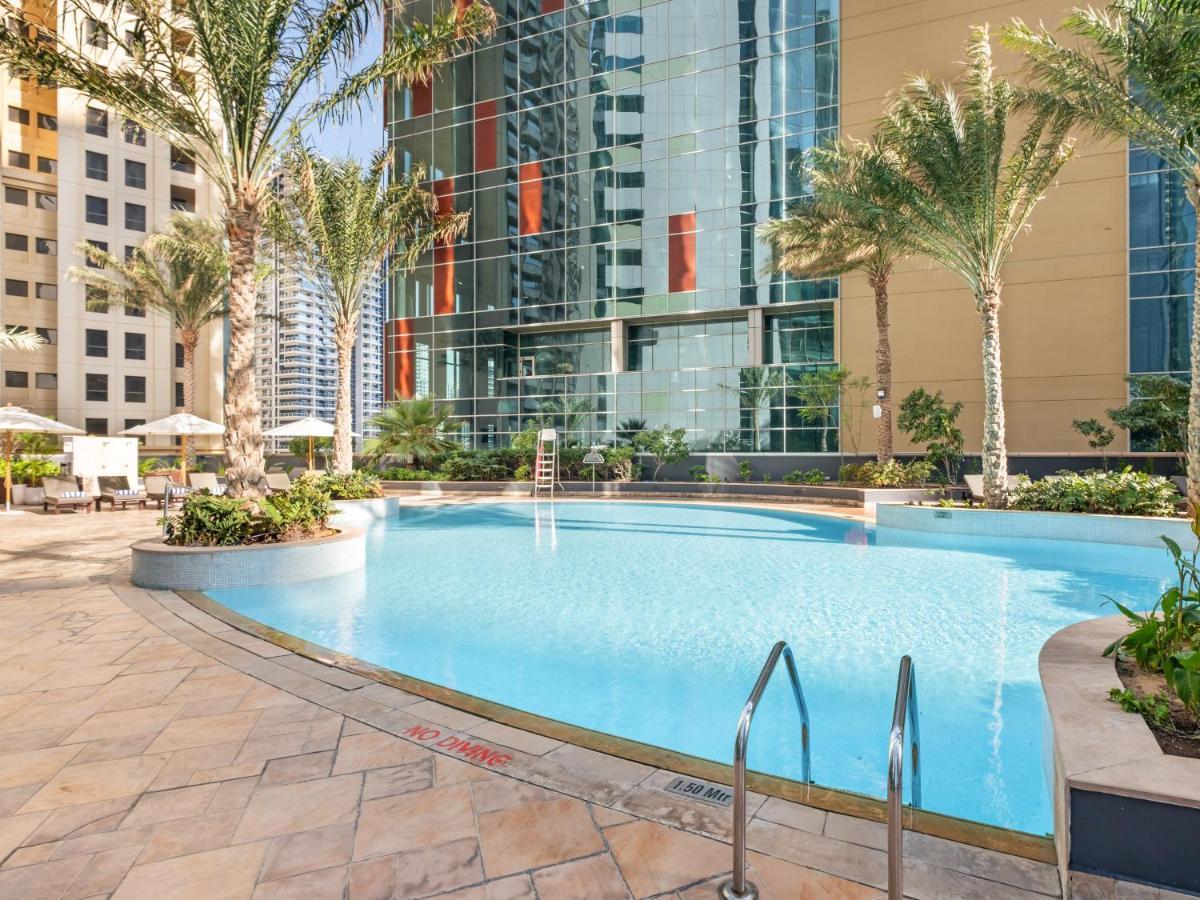 Blue Beach Tower The Walk Jbr Dubai Exterior photo The swimming pool at the Address