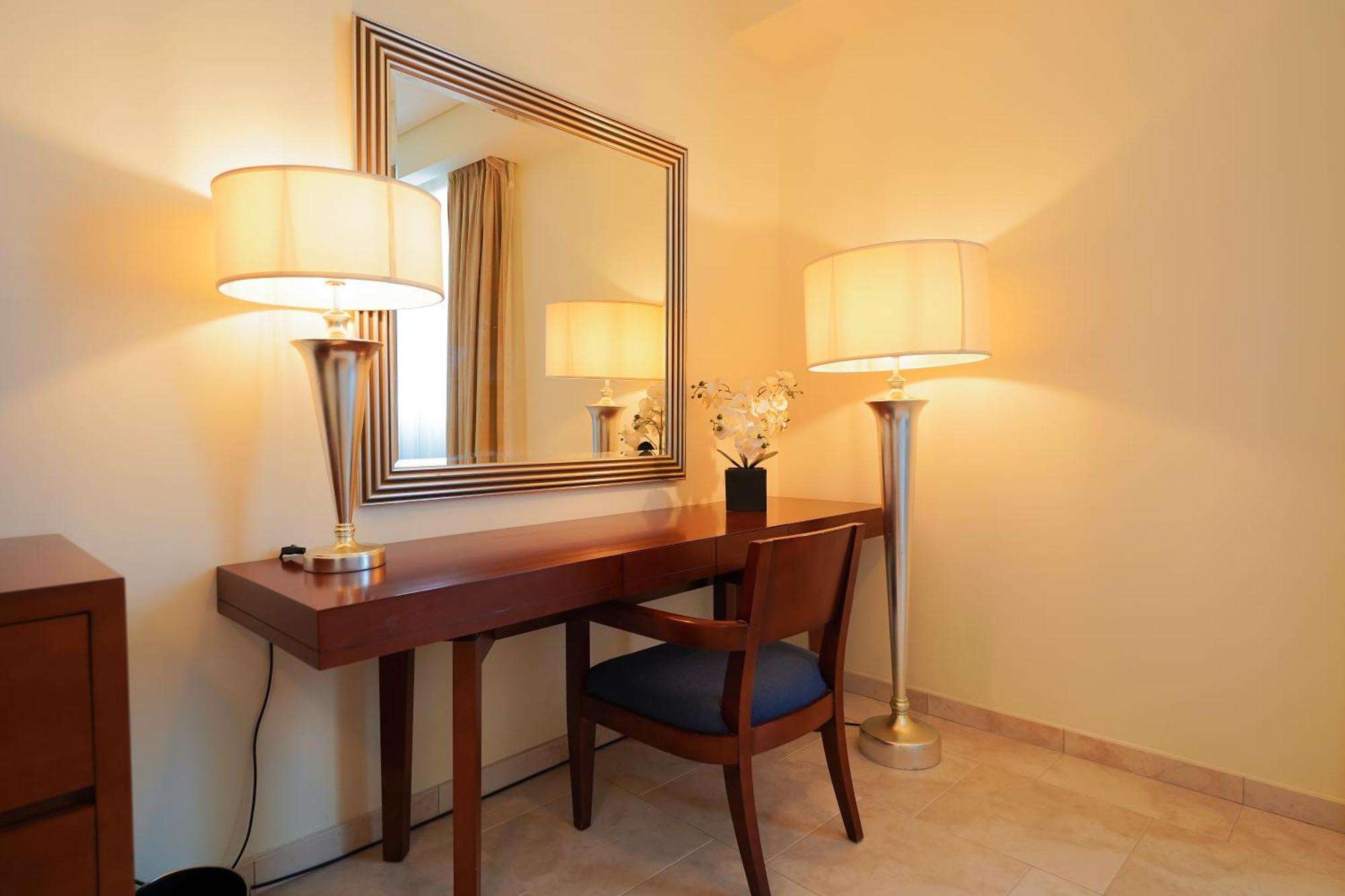 Blue Beach Tower The Walk Jbr Dubai Exterior photo A dressing table