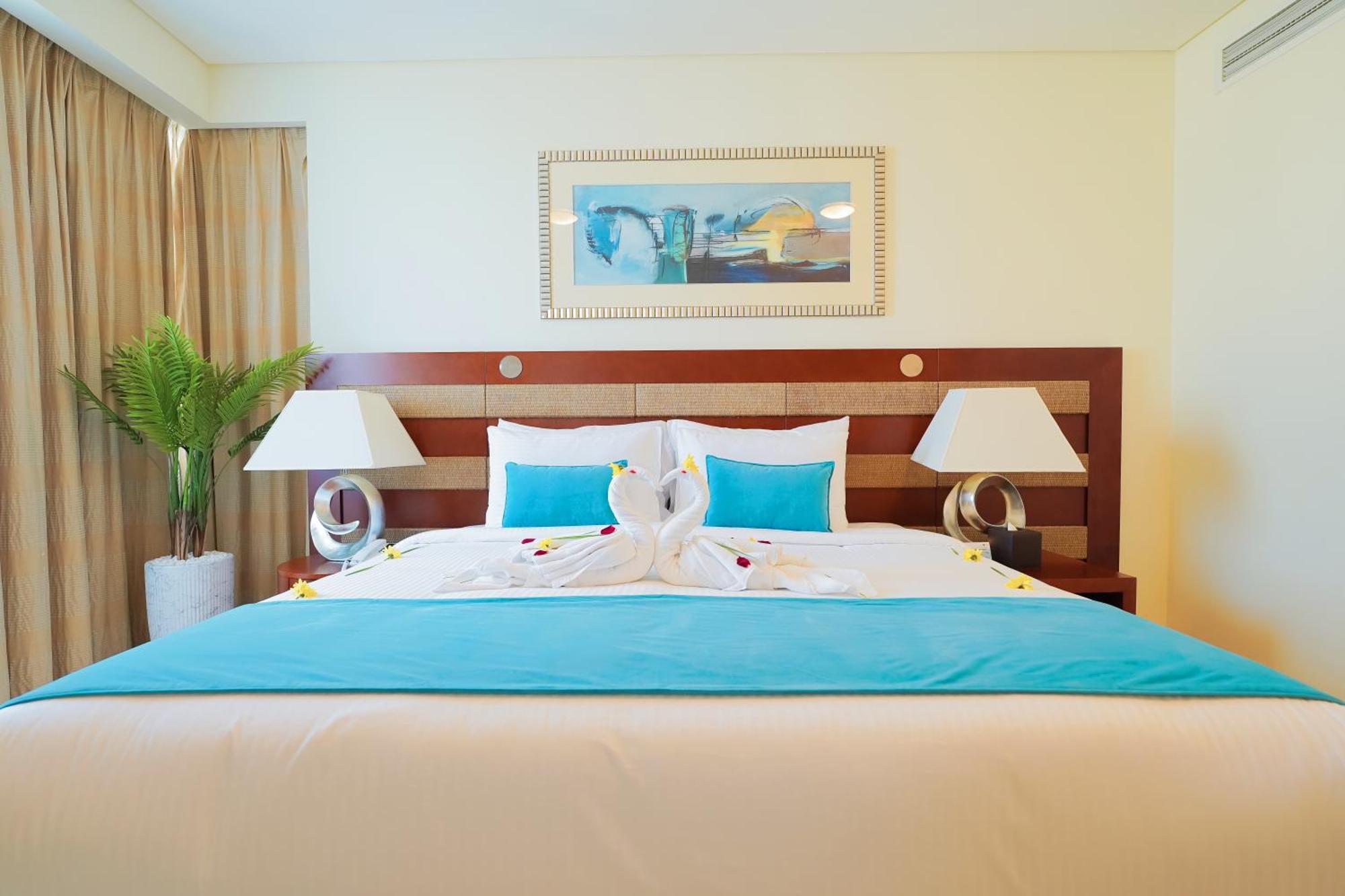 Blue Beach Tower The Walk Jbr Dubai Exterior photo A bedroom at the hotel