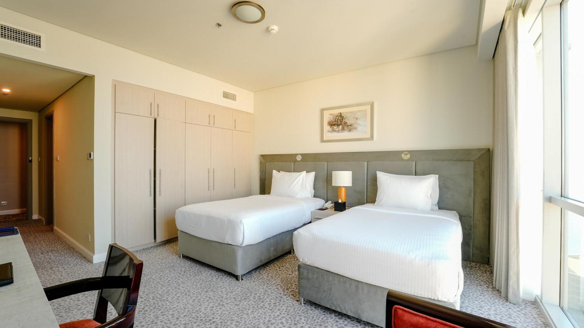 Blue Beach Tower The Walk Jbr Dubai Exterior photo A bedroom at the hotel