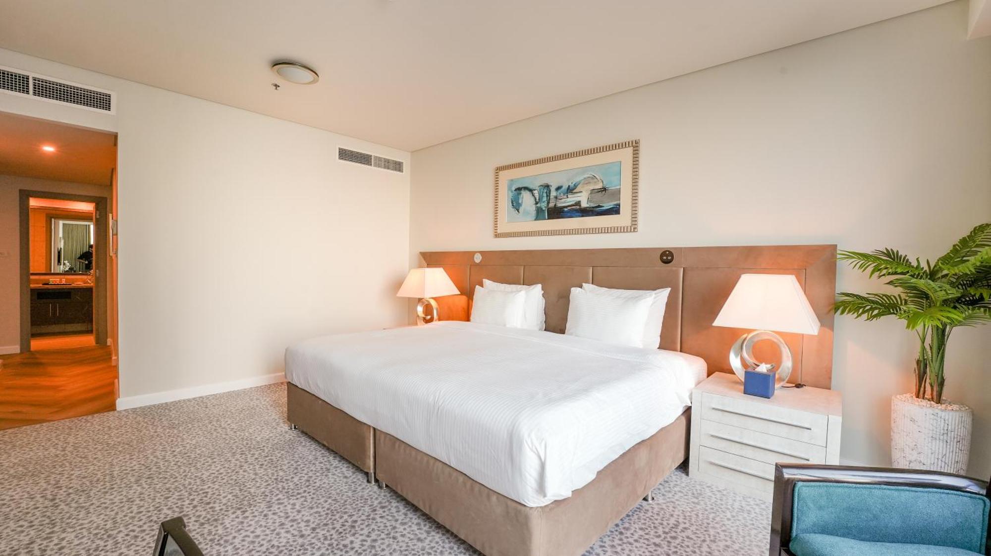 Blue Beach Tower The Walk Jbr Dubai Exterior photo A bedroom at the hotel