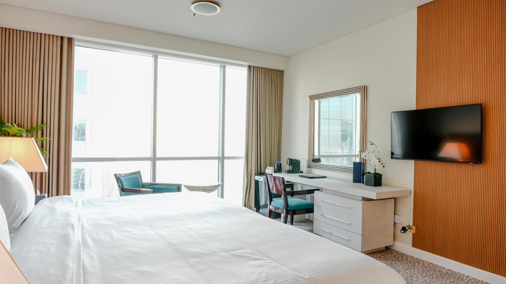 Blue Beach Tower The Walk Jbr Dubai Exterior photo A bedroom at the hotel