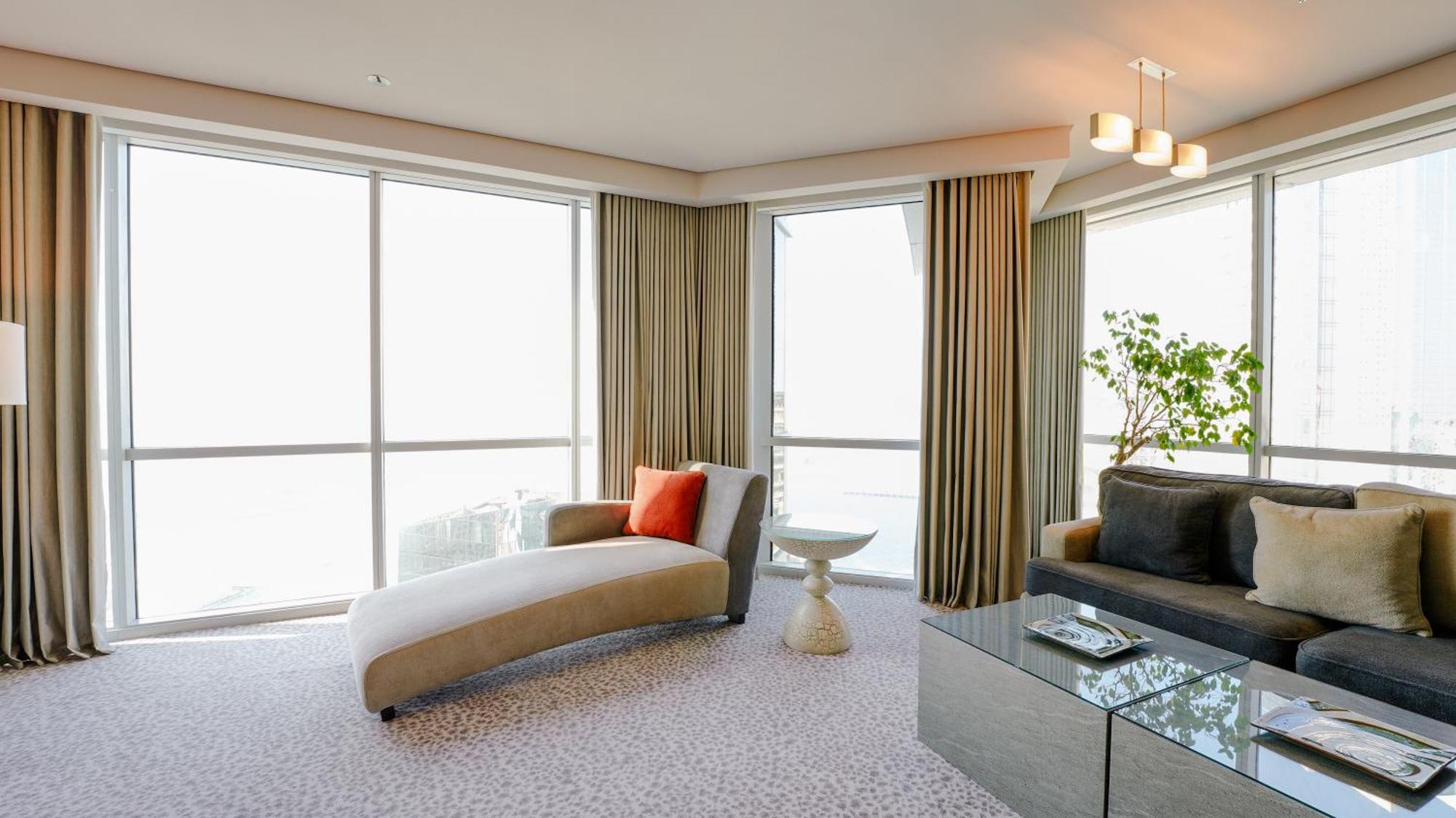 Blue Beach Tower The Walk Jbr Dubai Exterior photo A living room with a chaise longue