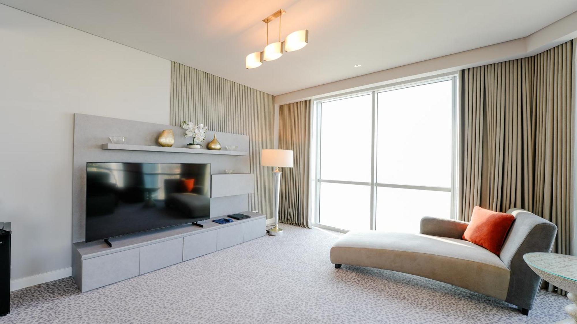 Blue Beach Tower The Walk Jbr Dubai Exterior photo A living room with carpet flooring