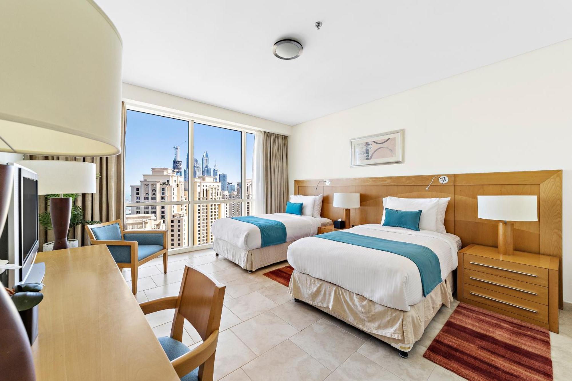Blue Beach Tower The Walk Jbr Dubai Exterior photo A guest room at the Atlantis Paradise Island
