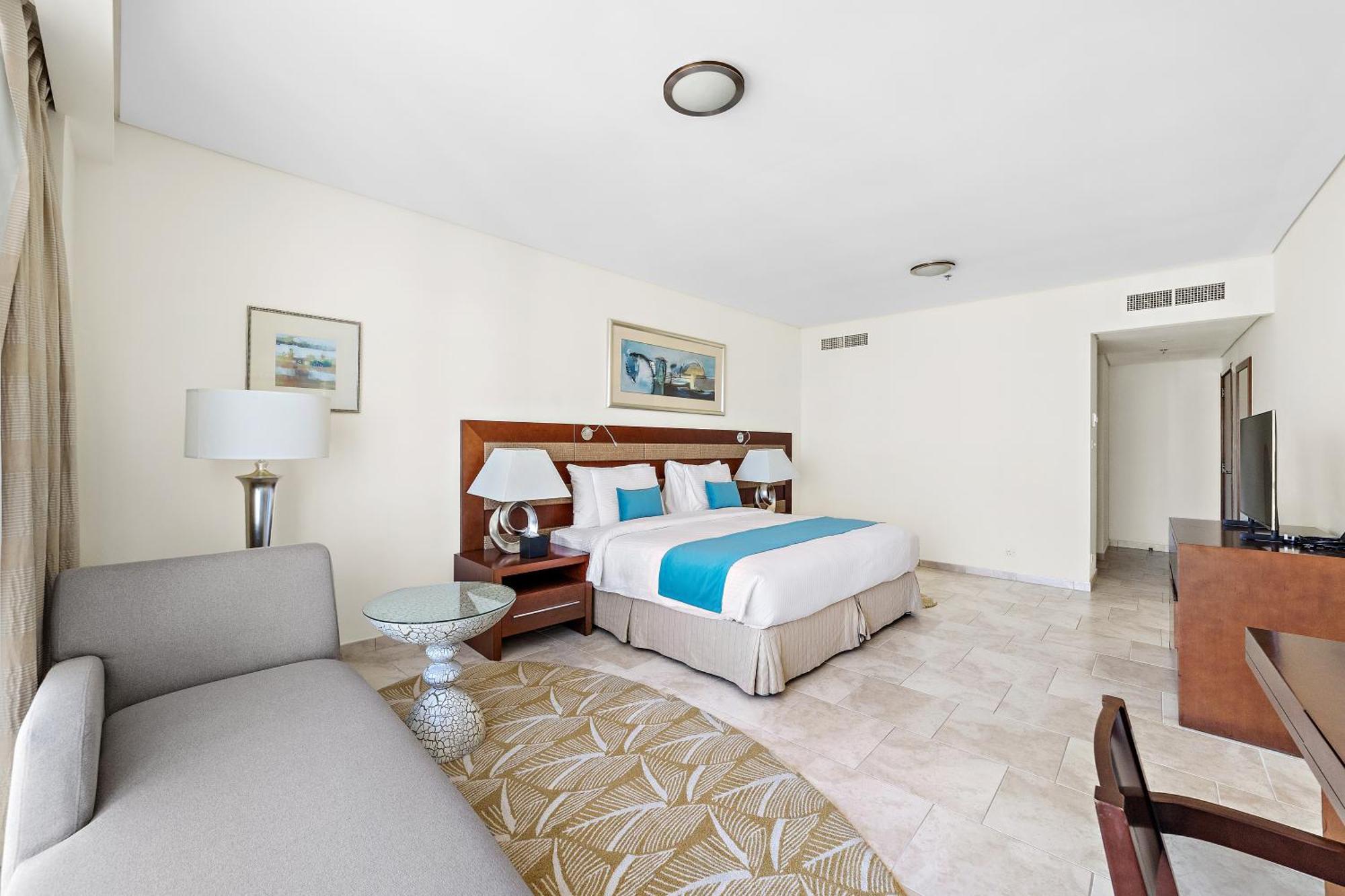 Blue Beach Tower The Walk Jbr Dubai Exterior photo A bedroom at the Jumeirah Beach Hotel