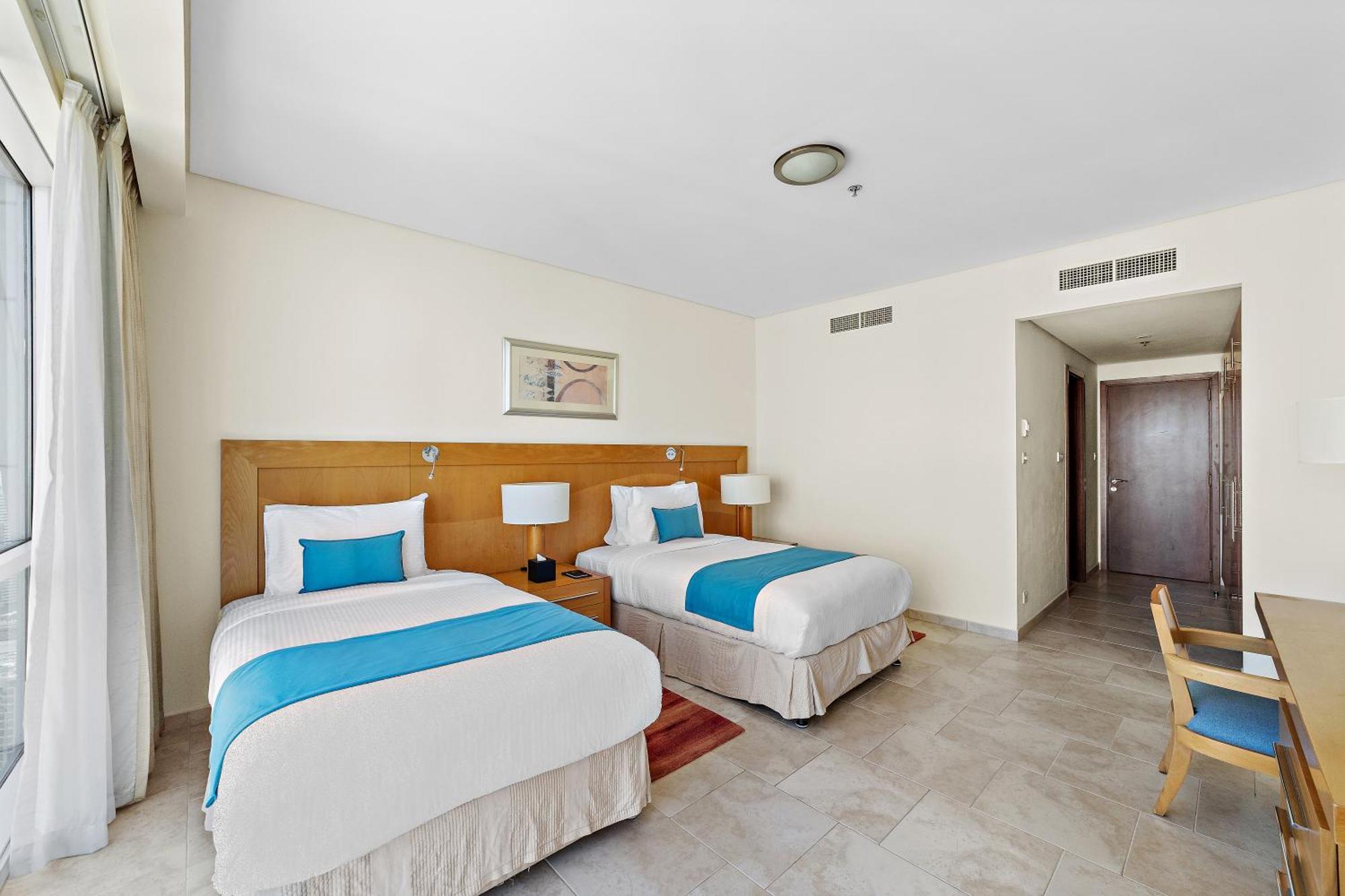 Blue Beach Tower The Walk Jbr Dubai Exterior photo A room at the hotel